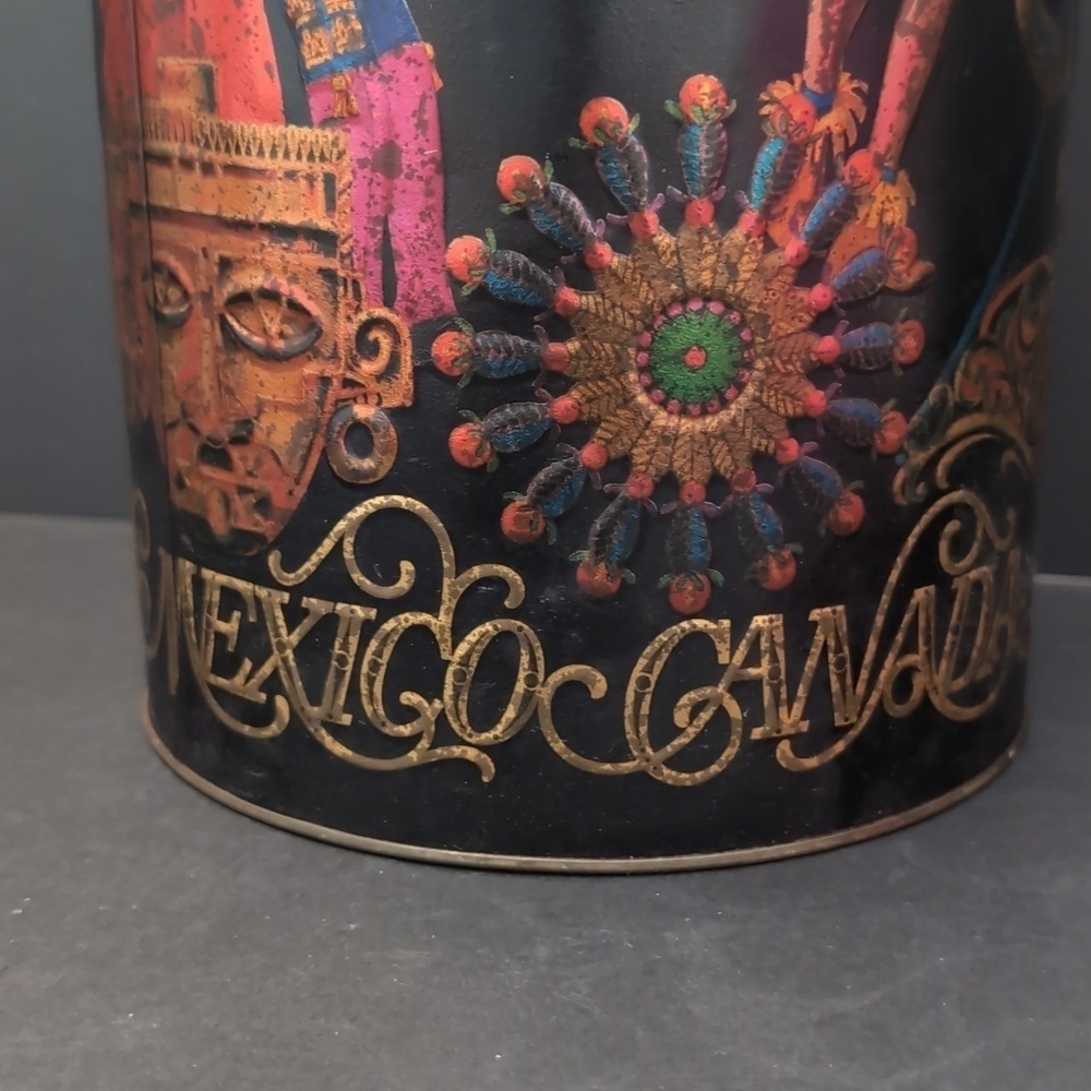 Vintage Colorful Cylindrical Tin Features People From Different Countries. - Picture 3 of 16